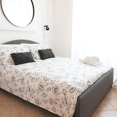 Civico 100 Bed & Breakfast Terni Exterior foto